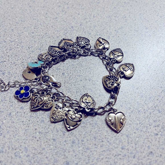 Heart charm bracelet w/ adjustable links - Picture 6 of 6